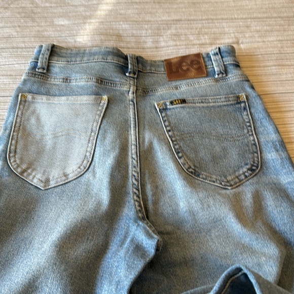 Lee high-rise flare stretch jeans, 26 waist - Picture 7 of 7